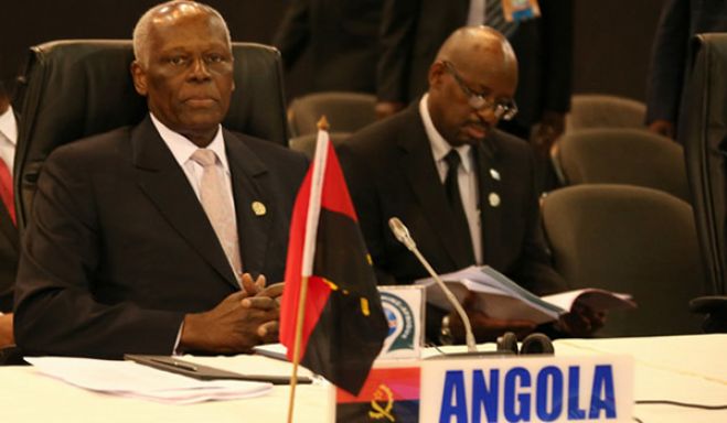 José Eduardo dos Santos pede à China para ajudar a resolver problemas básicos de África