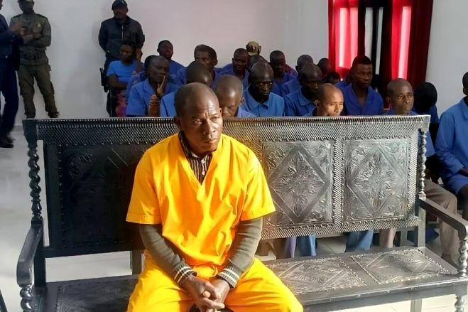 Tribunal do Moxico condena líder do &quot;Caso Malaquito&quot; a 23 anos de prisão por alta traição