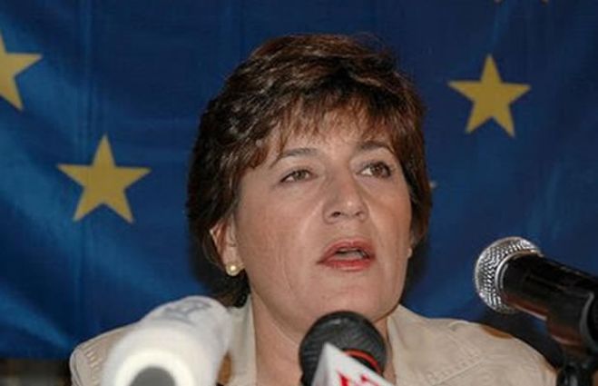 Ana Gomes condena alegada lavagem de dinheiro em negócio luso-angolano