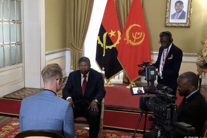 Presidente angolano garante: &quot;Não se vai negociar&quot; com Isabel dos Santos