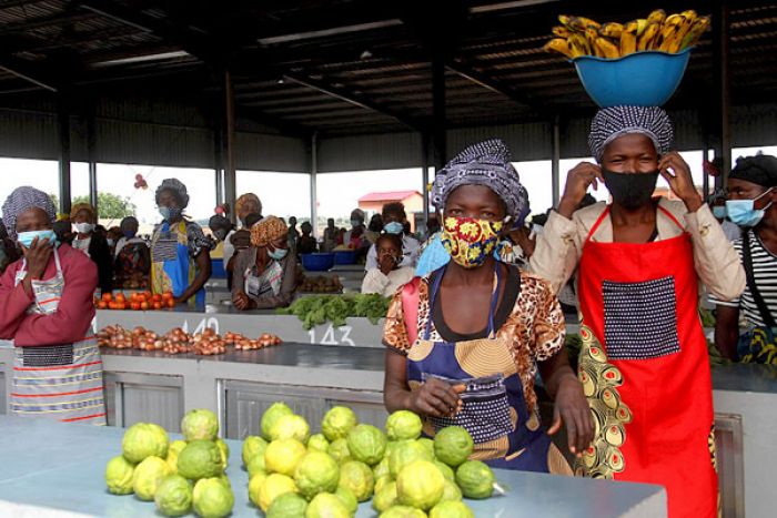 Coordenadora residente da ONU em Angola considera crucial valorizar vendedores informais