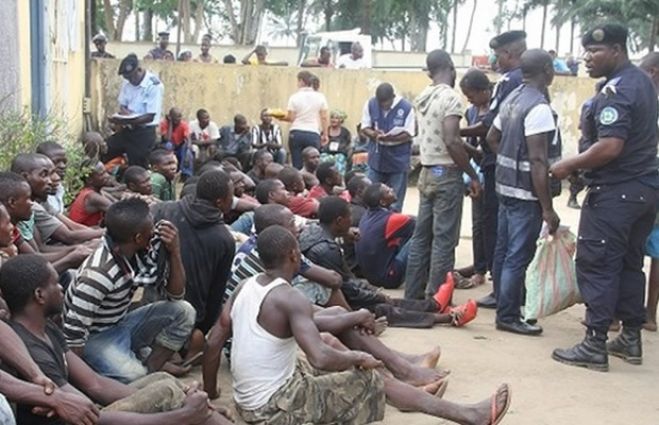 Denúncias de violência policial contra imigrantes ilegais em Angola