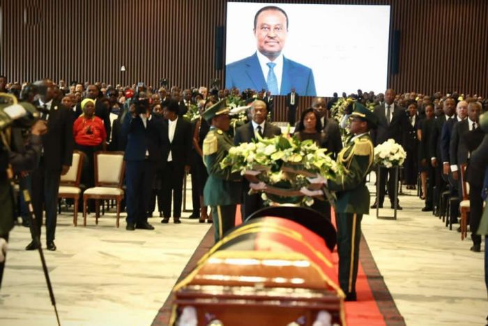 Fernando da Piedade Dias dos Santos defendeu com zelo interesse dos angolanos - PR