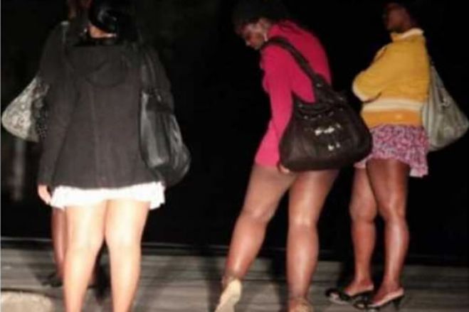 Crise na pandemia atira mais mulheres para a prostituição