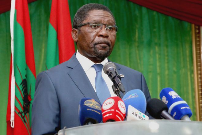 Isaías Samakuva diz que há quem queira apagar papel histórico de Savimbi em Angola