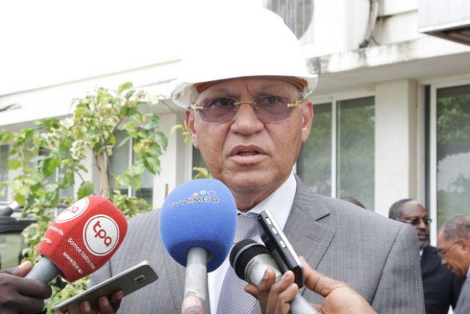 MINISTRO DA CONSTRUÇÃO E OBRAS PÚBLICAS, MANUEL TAVARES DE ALMEIDA