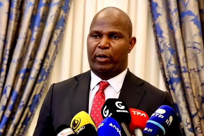Subida do preço dos combustíveis em Moçambique "foi inevitável" - PR