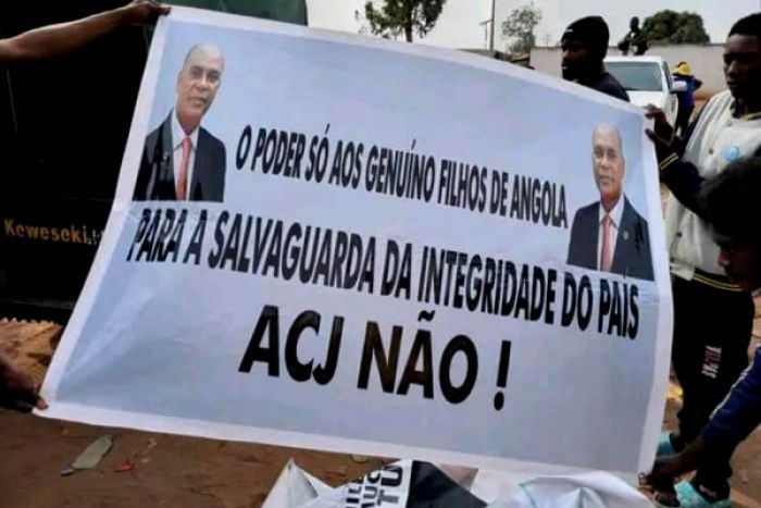 MPLA acusado de fazer campanha em Saurimo usando cartazes com insultos racistas e xenófobos contra ACJ