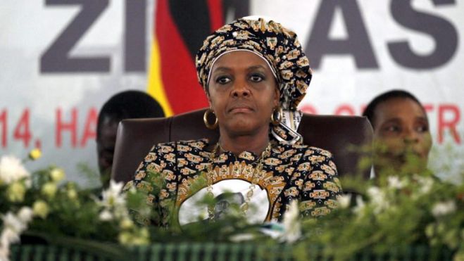 Grace Mugabe investigada em alegado tráfico de marfim no Zimbabué