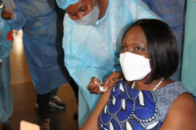 Ministra da Saúde e secretários de Estado vacinados contra a covid-19