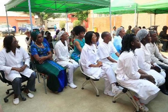 Greve dos enfermeiros de Luanda arrancou hoje em Luanda com 95% de adesão - sindicato