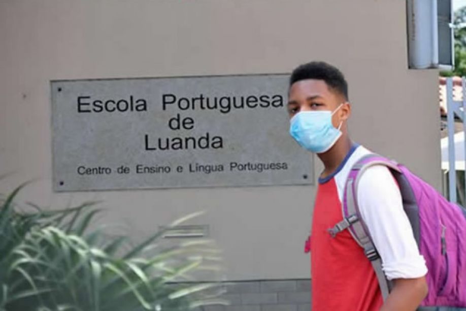 Professores da Escola Portuguesa de Luanda queixam-se de “despedimento irregular”