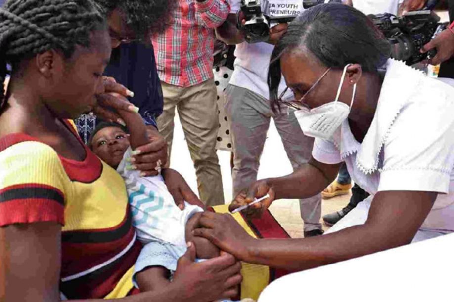 Angola poderá vacinar crianças contra a malária em 2024