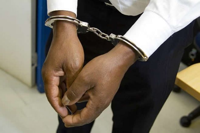 Polícia deteve homem que prometia emprego nas Nações Unidas em troca de dinheiro