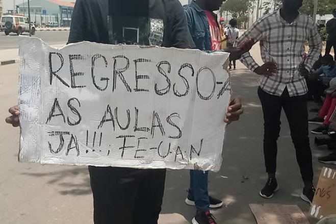 Estudantes angolanos anunciam várias manifestações exigindo o regresso às aulas das universidades públicas