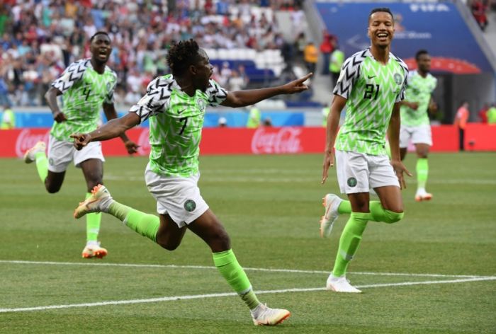 Nigéria vence Islândia e faz sonhar Argentina (2-0)