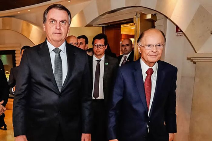 Igreja Universal sinaliza romper com Bolsonaro por causa de crise em Angola