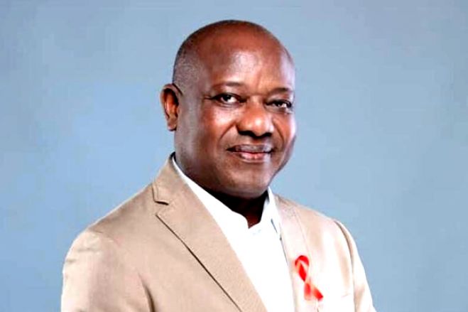 Colunista Jacques dos Santos chama Ernesto Bartolomeu de sempre ridículo e negativo após episódio sobre JES