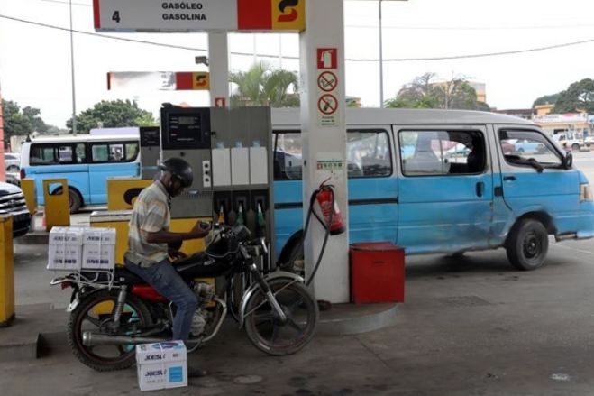 Taxistas angolanos pedem aumento das tarifas devido aos gastos com gasóleo