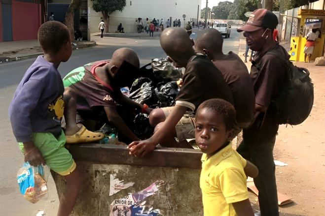 Desigualdades sociais em Angola &quot;aberrantes e indignas&quot; após duas décadas de paz