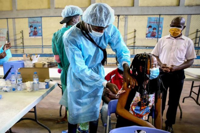 Covid-19: Angola já vacinou mais de 100 mil crianças e adolescentes