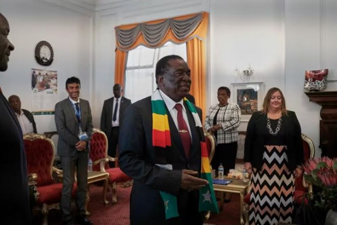 Novo “ditador” do Zimbábue é reeleito em eleição marcada por denúncias de irregularidades