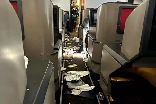 TAAG: Turbulência em voo entre Luanda e Lisboa provoca 10 feridos na avião da Hi Fly