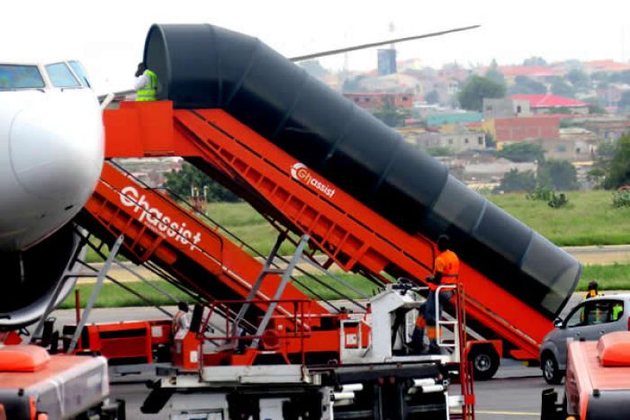 Angola: Companhias aéreas querem fim do ‘monopólio’ da Ghassist