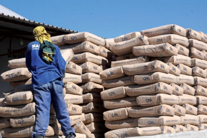 Angola vai exportar 75 toneladas de cimento cola a países africanos