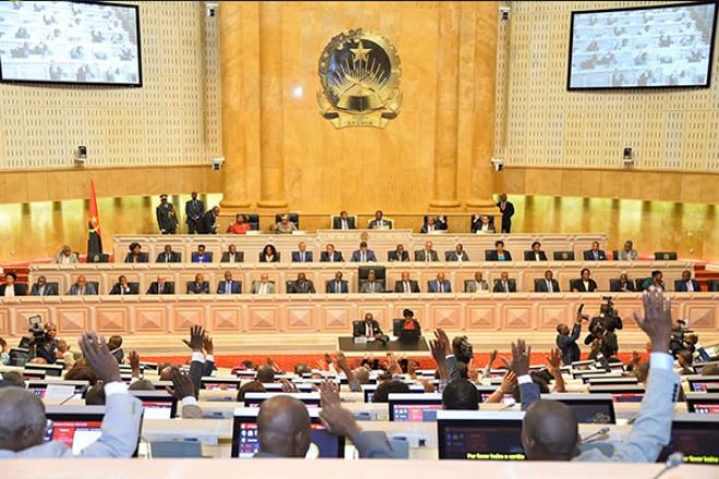 Parlamento angolano suspende debate da Conta Geral do Estado de 2019