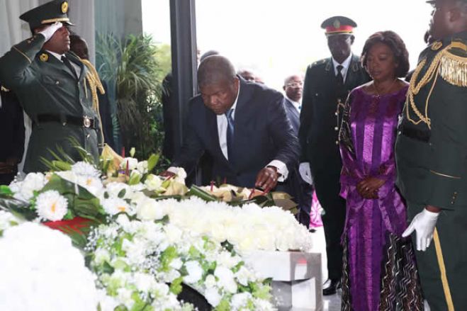 José  Eduardo dos Santos “arquiteto da paz” homenageado pelo João Lourenço