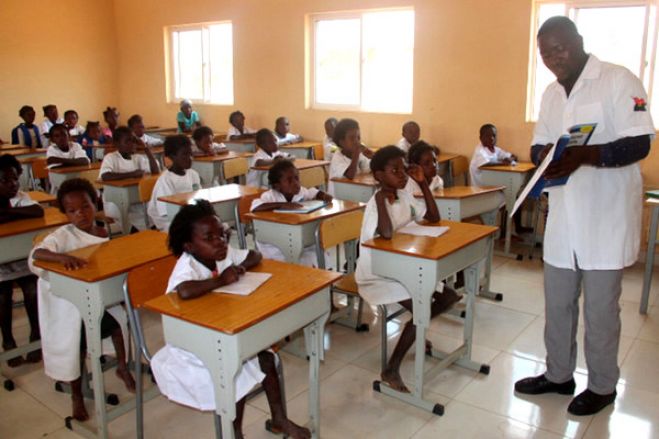 Greve de professores e trabalhadores do ensino angolano com 70% de adesão – sindicato