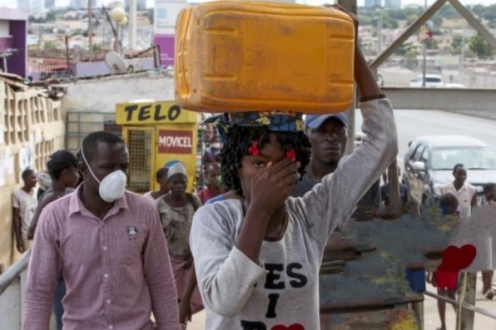 Estado de Emergência é necessário mas &quot;pobres vão sofrer mais&quot;, dizem analistas