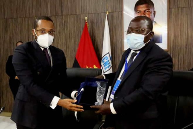 MAT mentiu conscientemente quando prometeu entregar à CNE o ficheiro expurgado de mortos