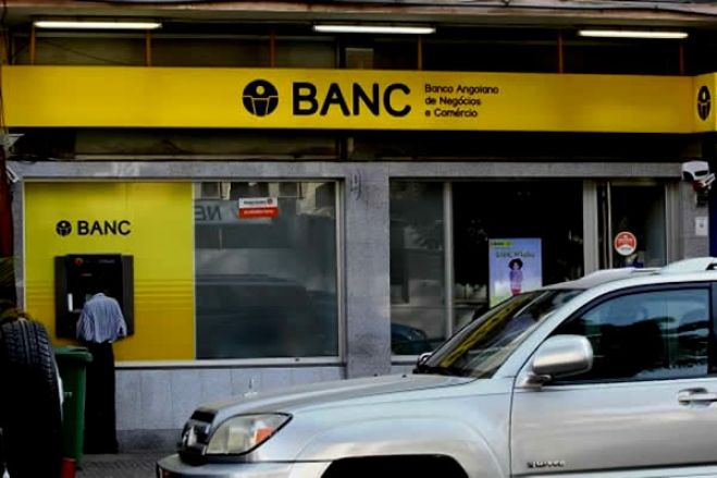 Justiça “caça” supostos saqueadores do BANC foragidos em Portugal