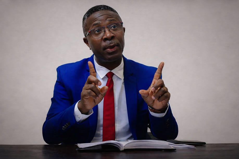 "Abel Chivukuvuku foi sempre uma espécie de língua entre dentes, mesmo dentro da UNITA"