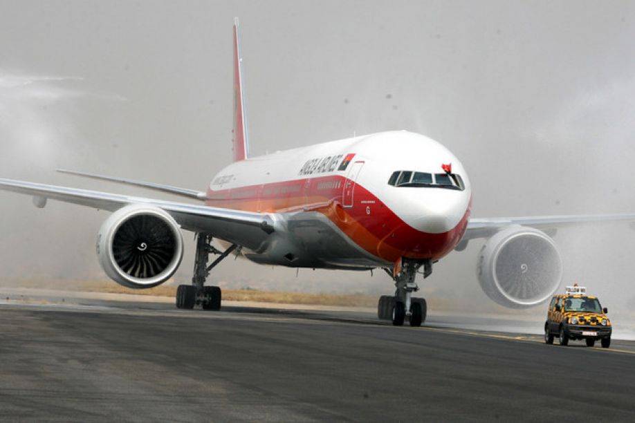 Avião da TAAG com destino a Lisboa desviado para Sevilha devido a falha no radar