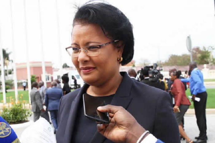 Governadora provincial de Luanda critica vandalismo e apela ao diálogo para &quot;encontrar soluções&quot;
