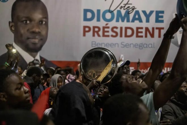 Opositor Basilou Diomaye Faye, de 44 anos, vence as eleições presidenciais do Senegal