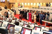 MPLA chama &quot;talentos parasitários&quot; a deputados da UNITA por &quot;criticarem&quot; as acções do Executivo