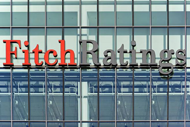 Fitch desce &#039;rating&#039; de Angola para CCC indicando possível &#039;default&#039;