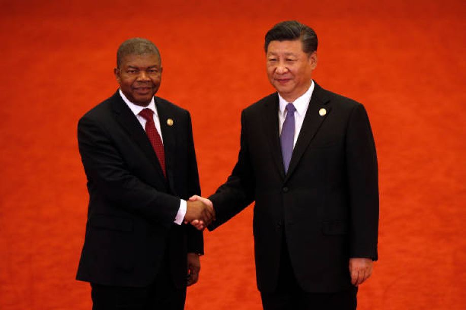 Angola pede à China uma moratória do serviço da dívida