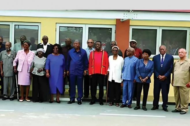 MPLA Conselho de Honra “força" encontro com João Lourenço