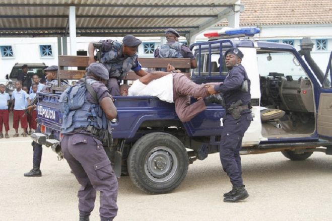 Jovens ativistas apresentam queixa-crime contra polícia angolana por “agressões físicas e tortura”