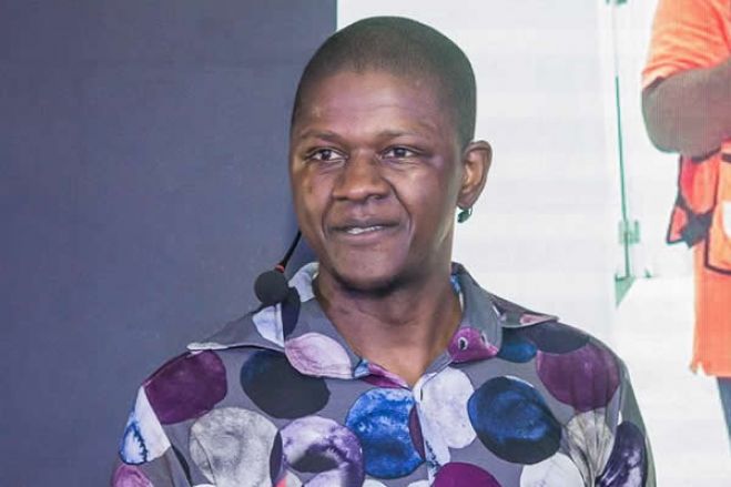 Humor em Angola é divertido desde que não se meta na política - humorista Kotingo