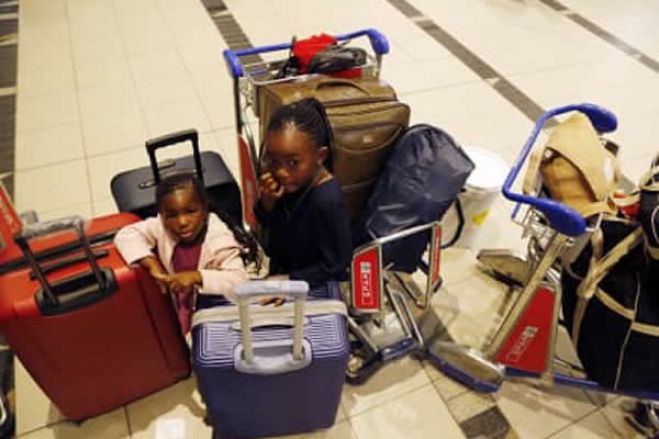 Covid-19: Primeiros angolanos retidos em Portugal começam a regressar na sexta-feira com teste