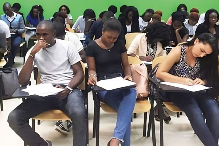 Angola conta com 435 mil estudantes no Ensino Superior