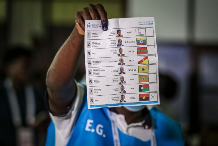 Disputa de votos está renhida e &quot;é prematuro MPLA cantar vitória&quot;, diz analista político