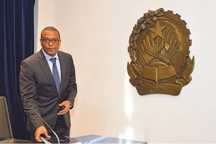 Economista angolano critica excessiva a intervenção do BNA no funcionamento da banca