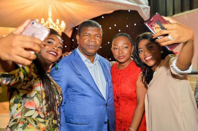 Sociedade angolana considera que nomeação de filha de PR “fragiliza” combate ao nepotismo